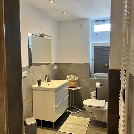 Moderne ,zentrumsnahe In Apartament